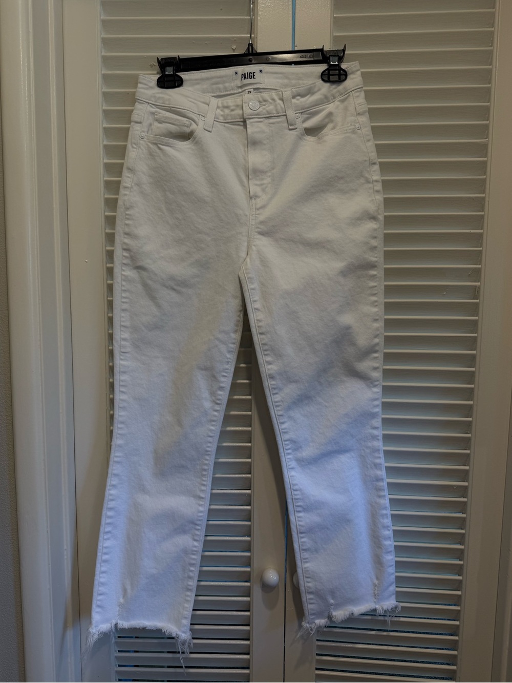 Paige White Cindy Crop Frayed-Hem Jeans